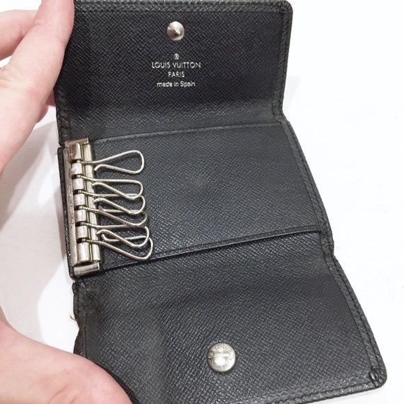 Louis Vuitton black taiga 6 key ring wallet - Picture 5 of 8